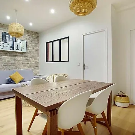 253 St. Denis 3*