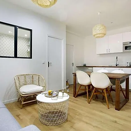 253 St. Denis 3*