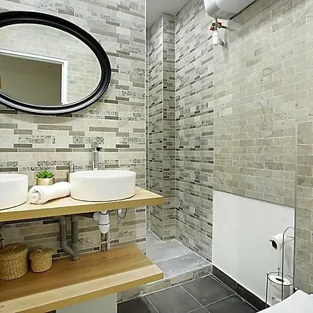 253 St. Denis Paris