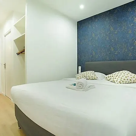 253 St. Denis 3*